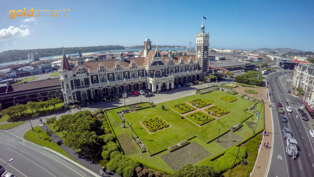 Selling gold in Dunedin