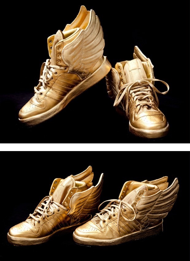 Justin Bieber Golden Shoes 1